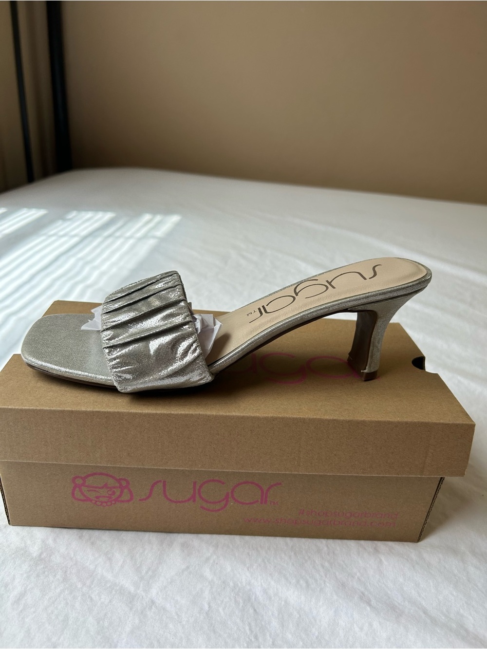 NIB Sugar Leader Slide with Short Heel in Silver from Francesca’s Size 8.5 🩶